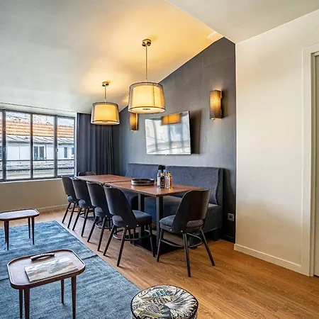 135 - Urban Five Star In Center Of Apartment *