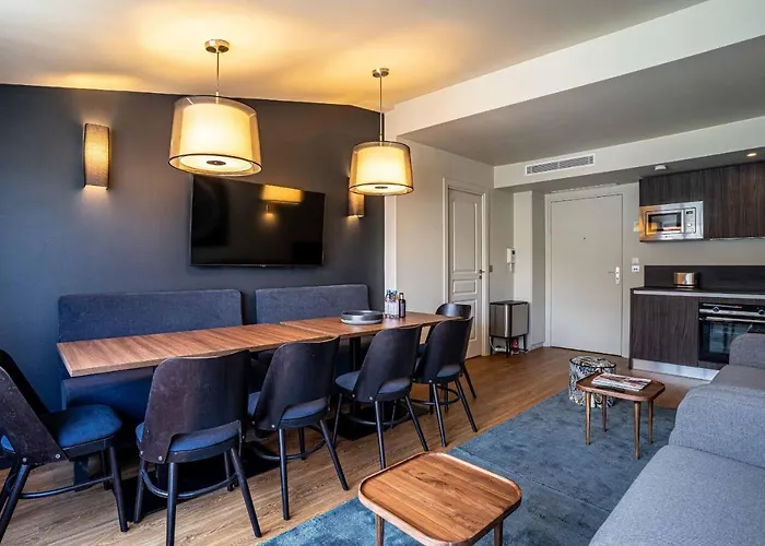 135 - Urban Five Star In Center Of * باريس