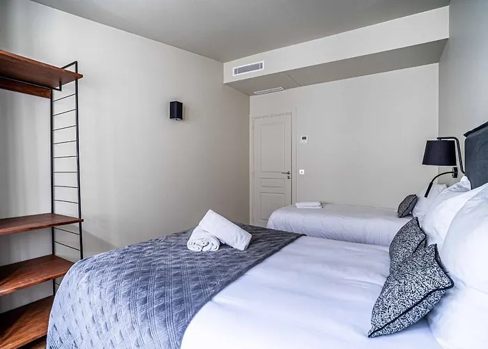 135 - Urban Five Star In Center Of * باريس
